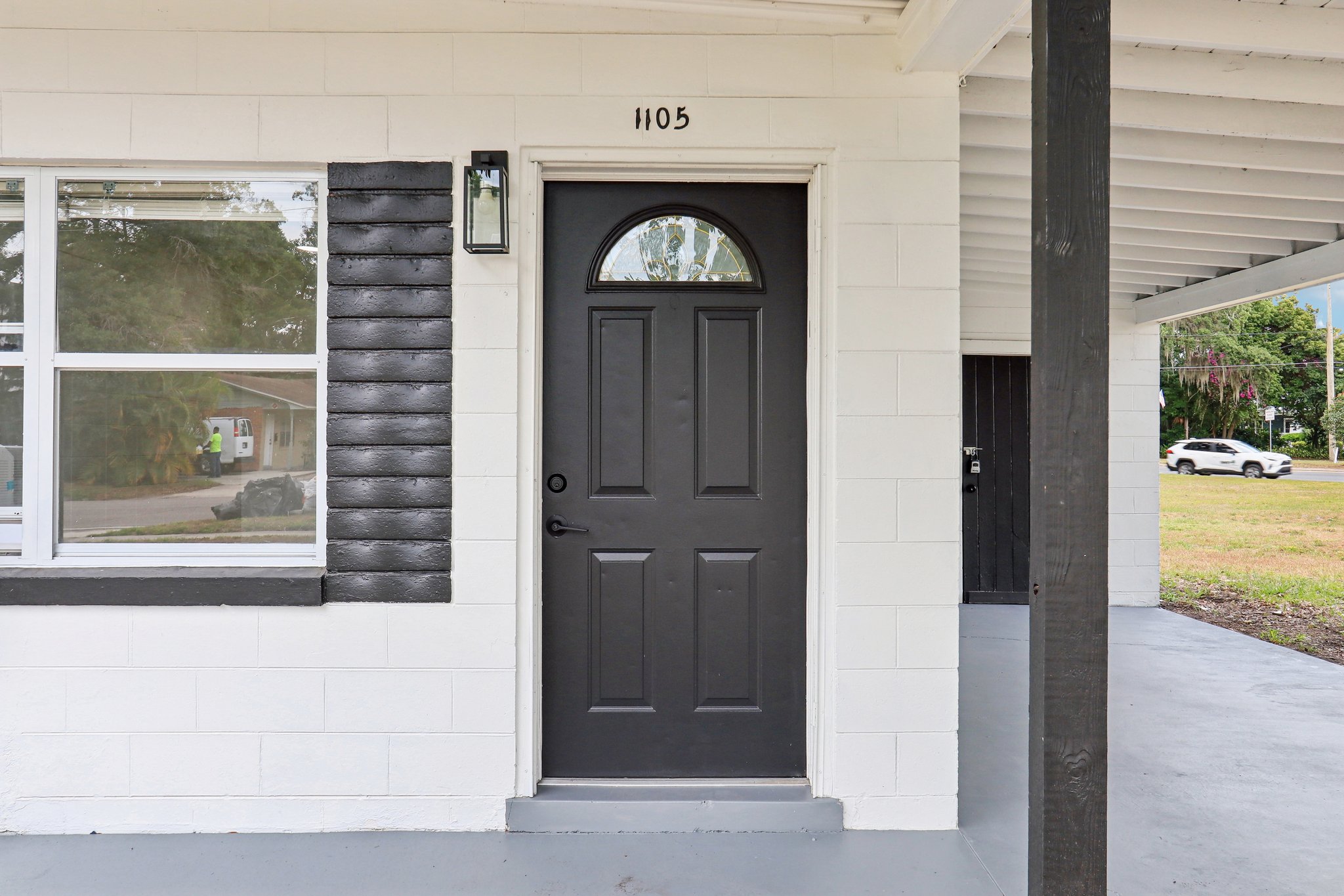 1105 E South St-0705-007.jpg