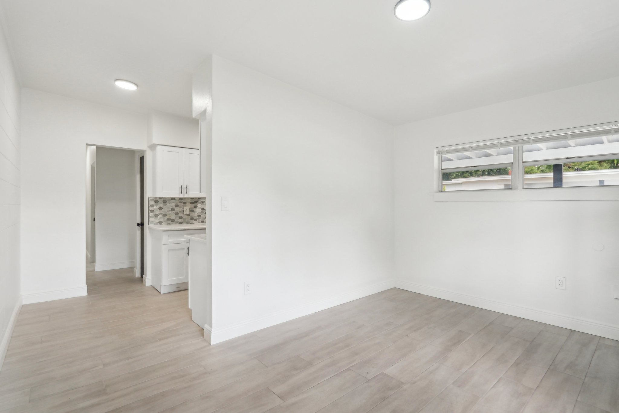 1105 E South St-0705-011.jpg