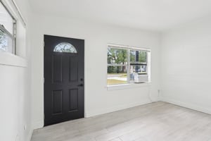 1105 E South St-0705-009.jpg