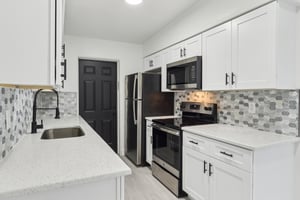 1105 E South St-0705-013.jpg