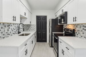 1105 E South St-0705-014.jpg