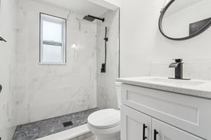 1105 E South St-0705-016.jpg