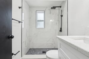 1105 E South St-0705-017.jpg