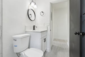 1105 E South St-0705-018.jpg