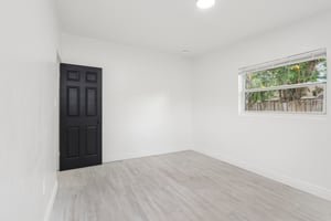 1105 E South St-0705-024.jpg