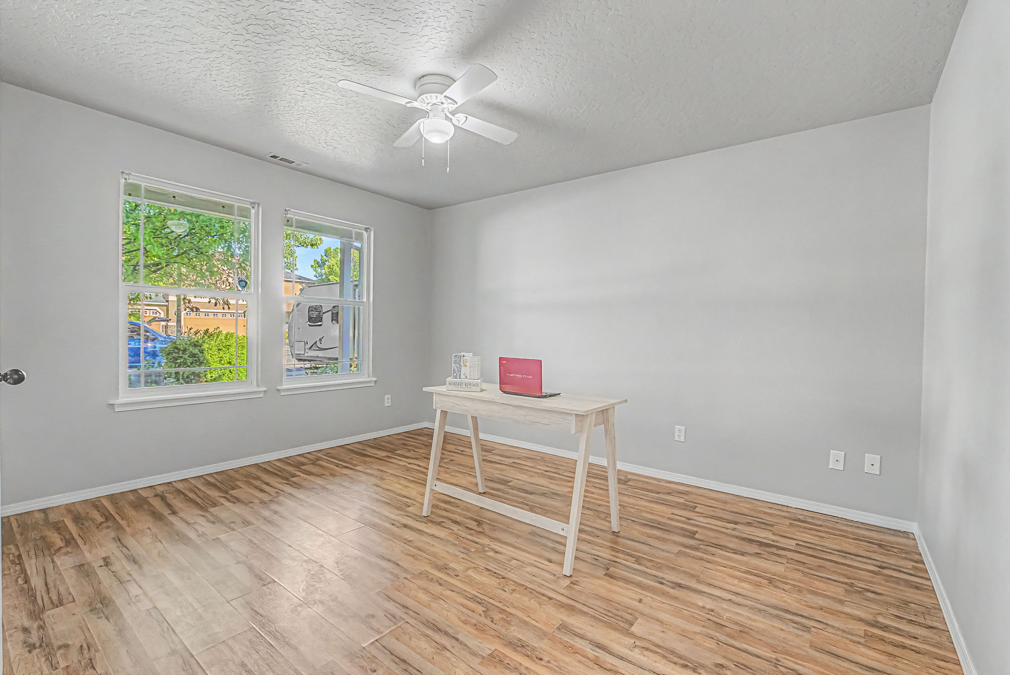 Bedroom/Office