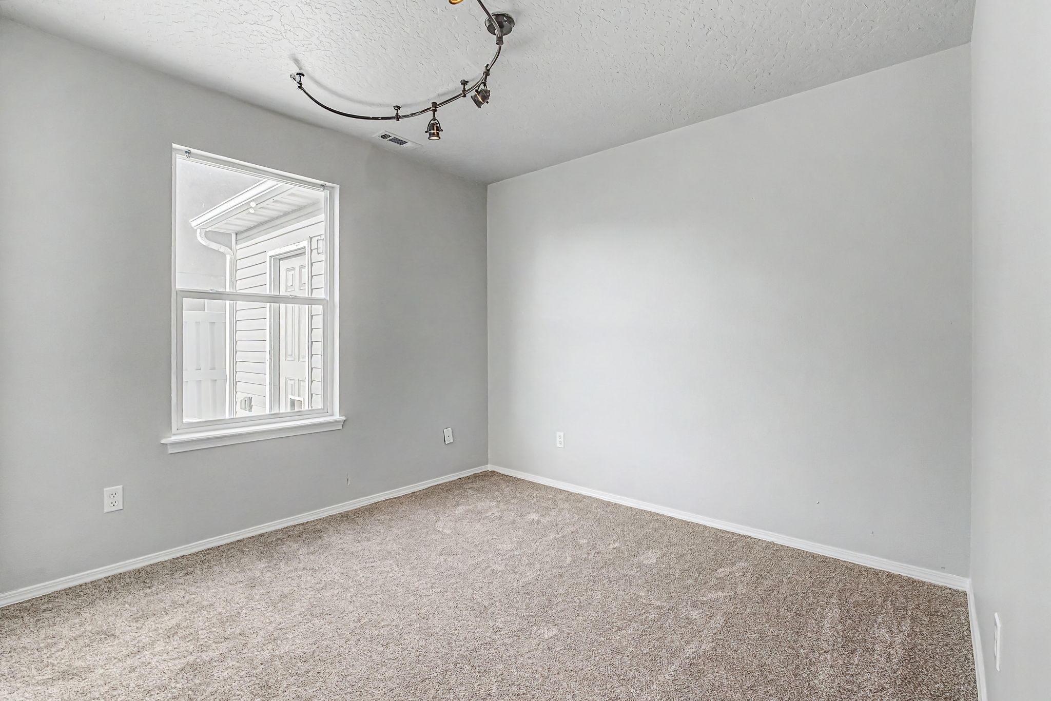 Guest Bedroom 1`