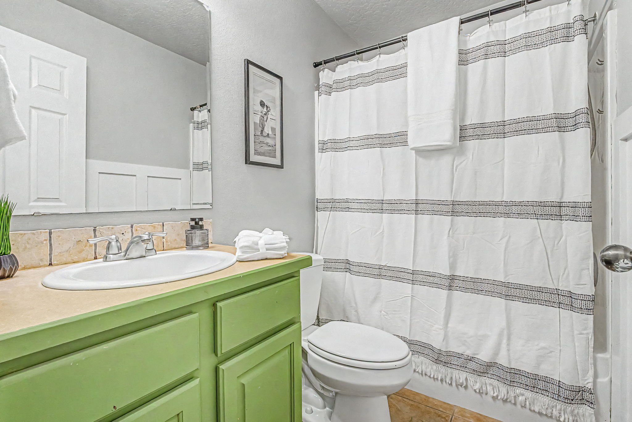 Guest Bath 1