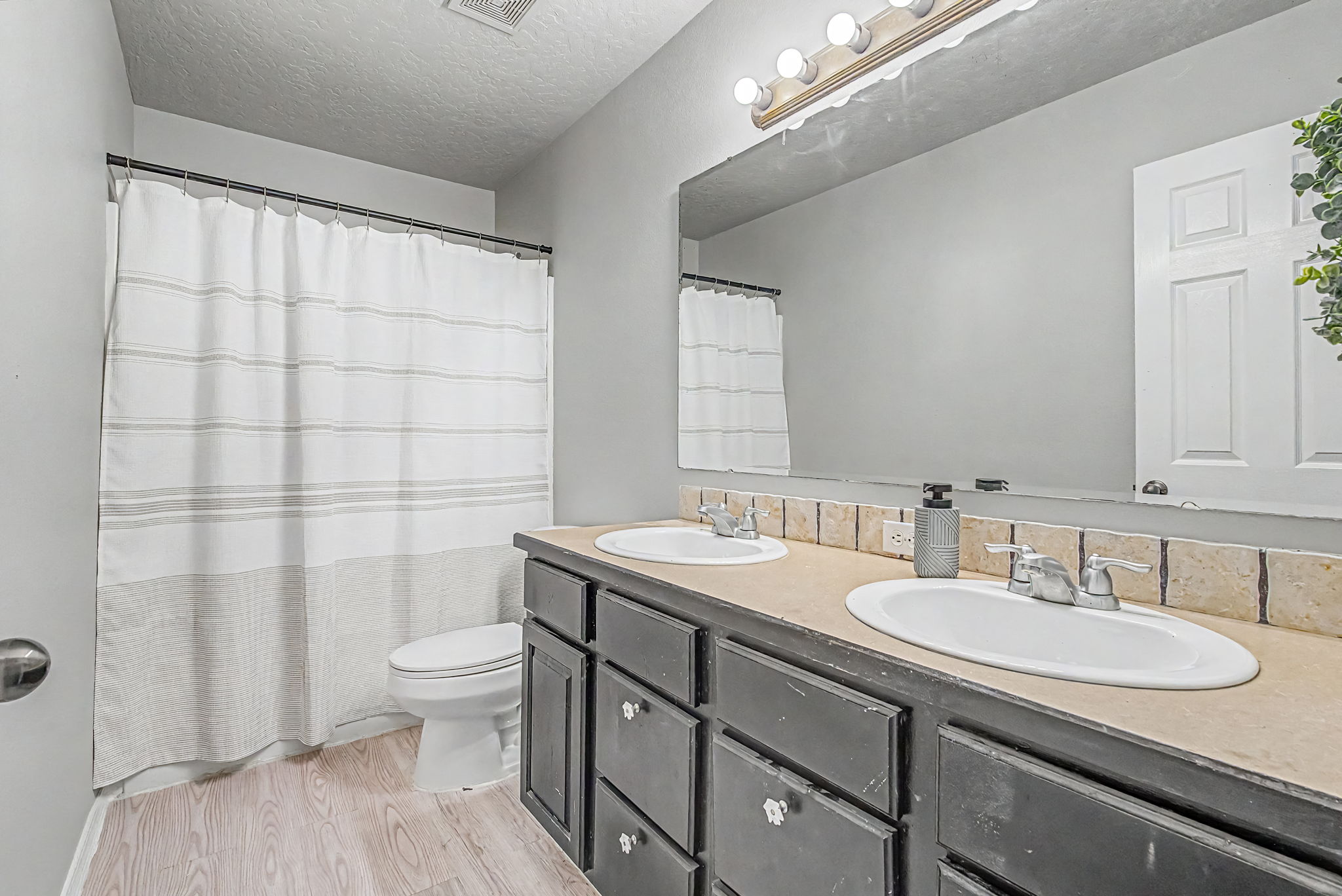Guest bath 2