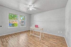 Bedroom/Office
