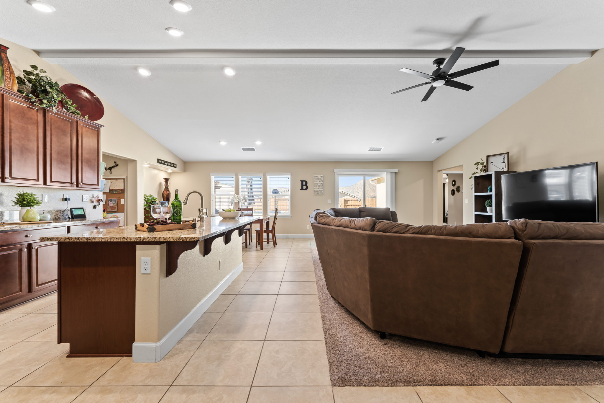 1103 Saffron Wds Wy, Spanish Springs, NV 89441, USA Photo 9