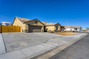 1103 Saffron Wds Wy, Spanish Springs, NV 89441, USA Photo 4