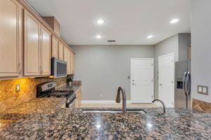 11031 Lamour Ln, Reno, NV 89521, USA Photo 10