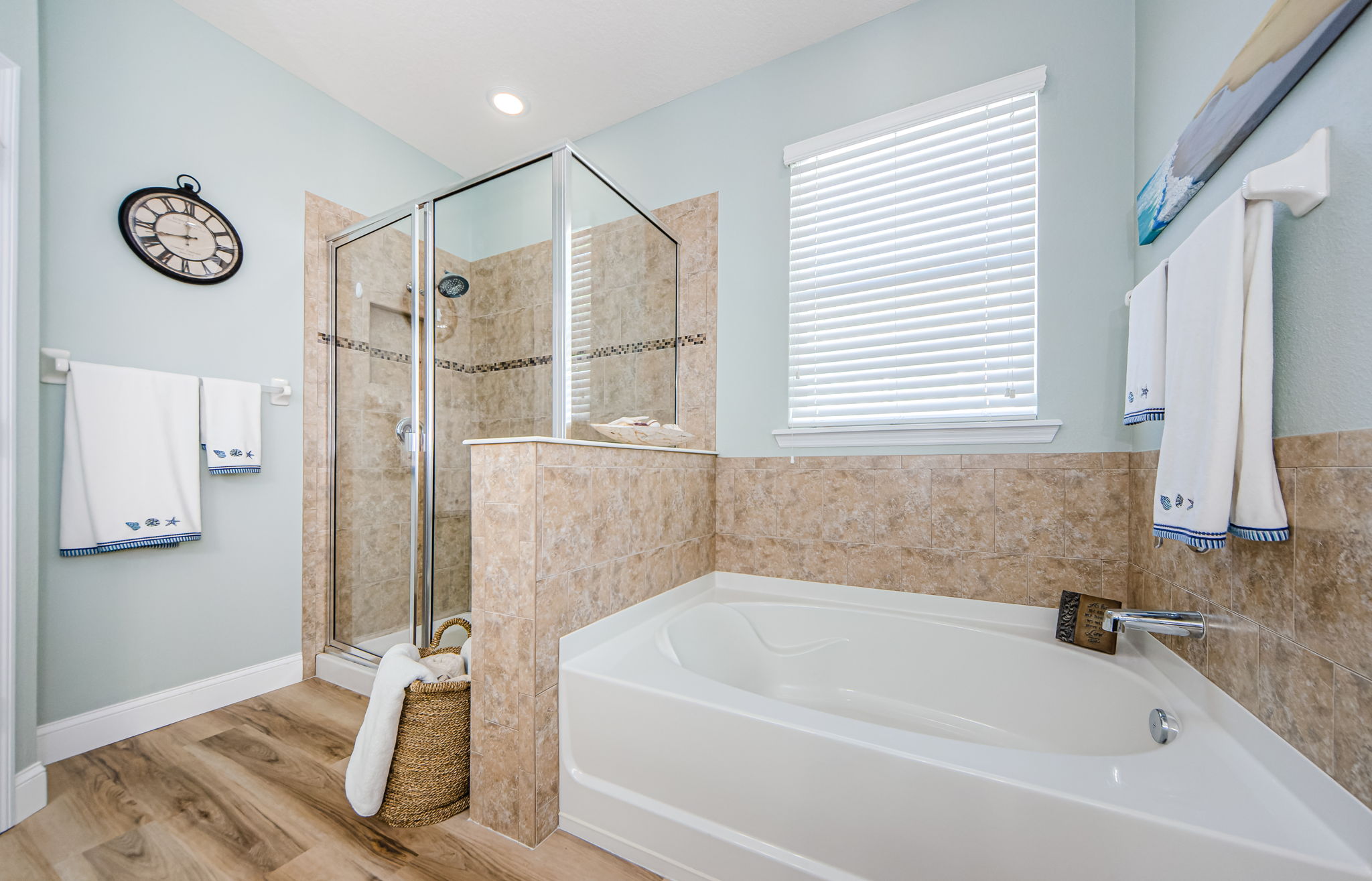 Master bathroom 1b