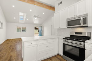 1104 Hingham Ln, Ventura, CA 93001, USA Photo 14