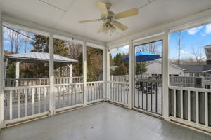 Screened-in Porch