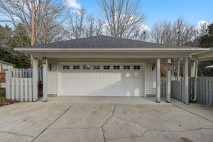 Detached Garage