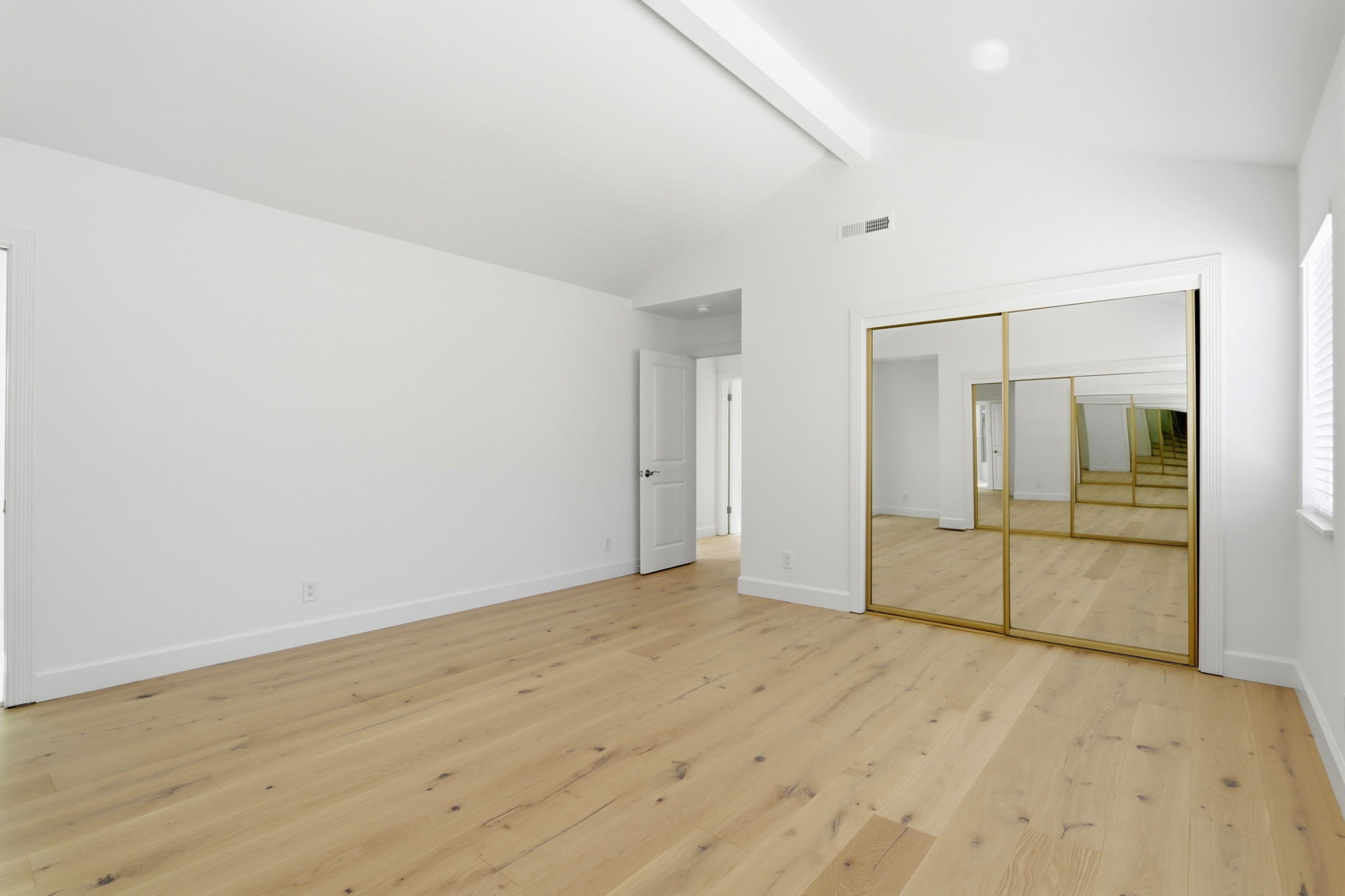 027_F8_1104 Lautrec Terrace