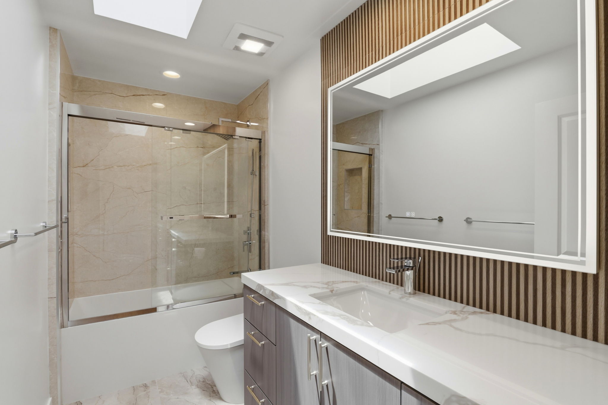 029_F8_1104 Lautrec Terrace