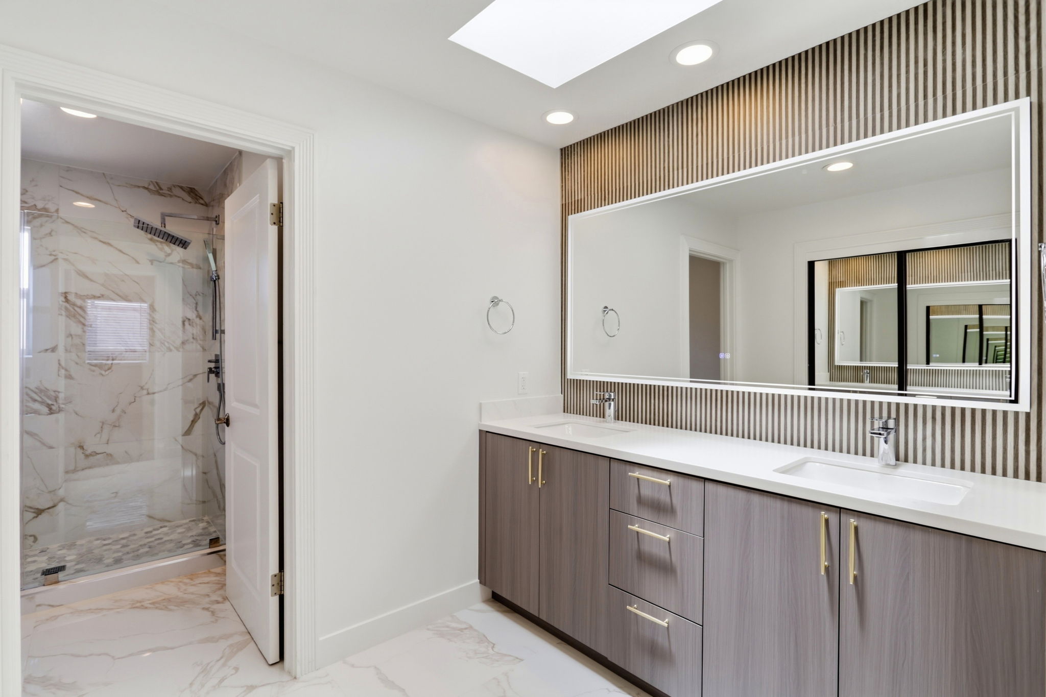 030_F8_1104 Lautrec Terrace