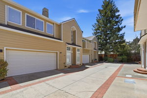 002_F8_1104 Lautrec Terrace