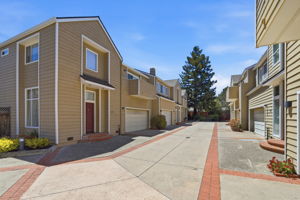 003_F8_1104 Lautrec Terrace