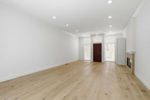 007_F8_1104 Lautrec Terrace