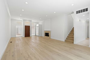 008_F8_1104 Lautrec Terrace