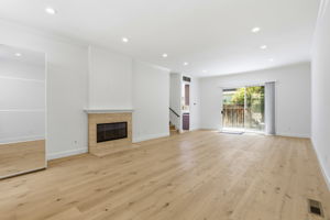 009_F8_1104 Lautrec Terrace