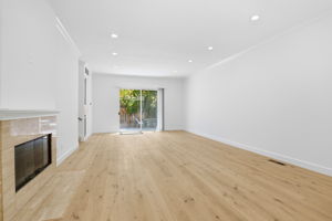 010_F8_1104 Lautrec Terrace