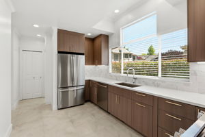 012_F8_1104 Lautrec Terrace