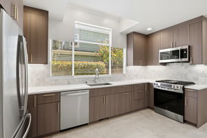 014_F8_1104 Lautrec Terrace