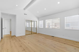 026_F8_1104 Lautrec Terrace