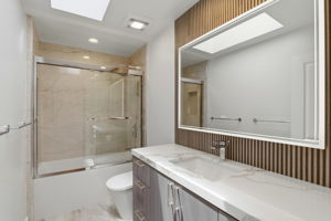 029_F8_1104 Lautrec Terrace