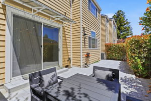 037_F8_1104 Lautrec Terrace