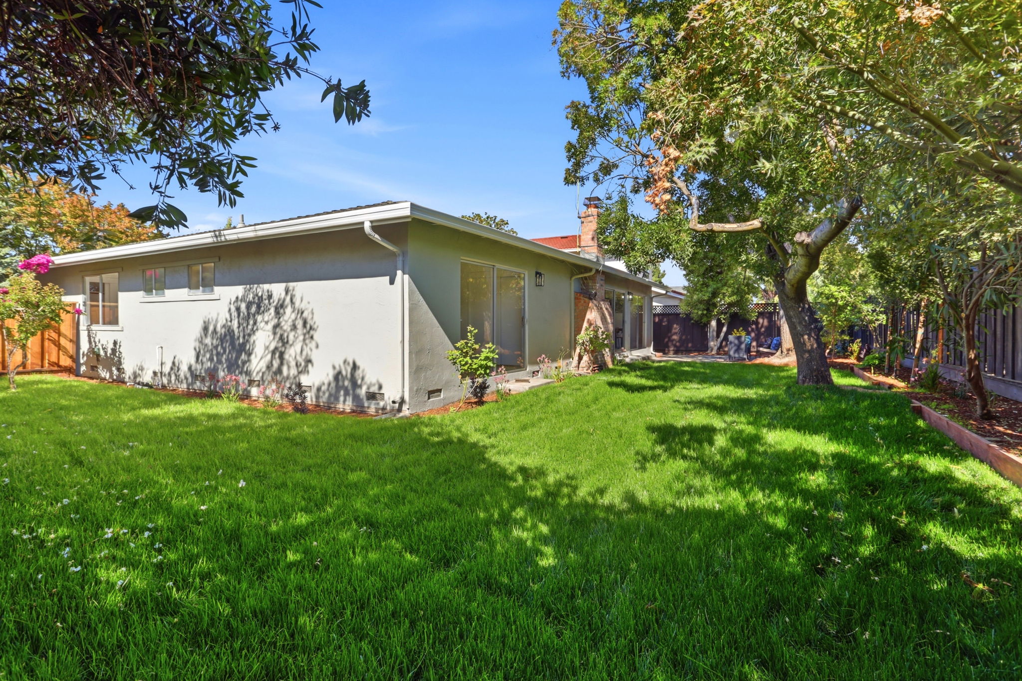 039_F8_1104 Lillick Dr