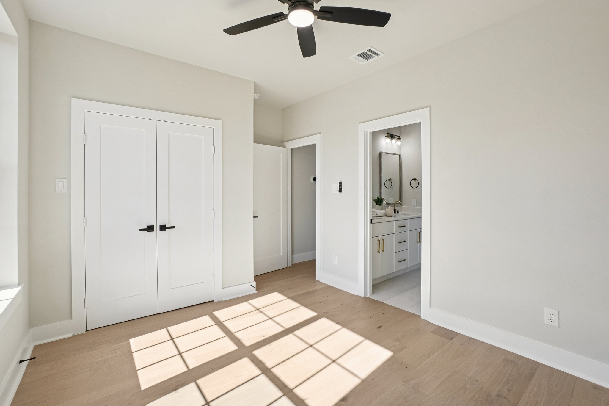 New St-L1202-050.jpg
