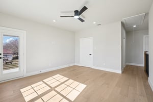 New St-L1202-028.jpg