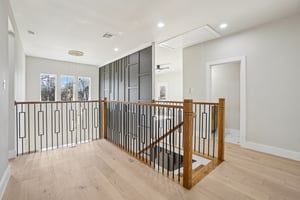 New St-L1202-044.jpg