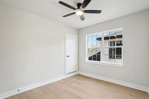 New St-L1202-045.jpg
