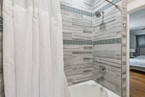 1104 NW 34th St_026.jpg