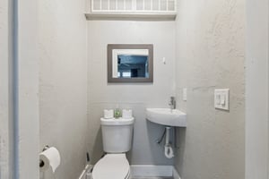 1104 NW 34th St_028.jpg