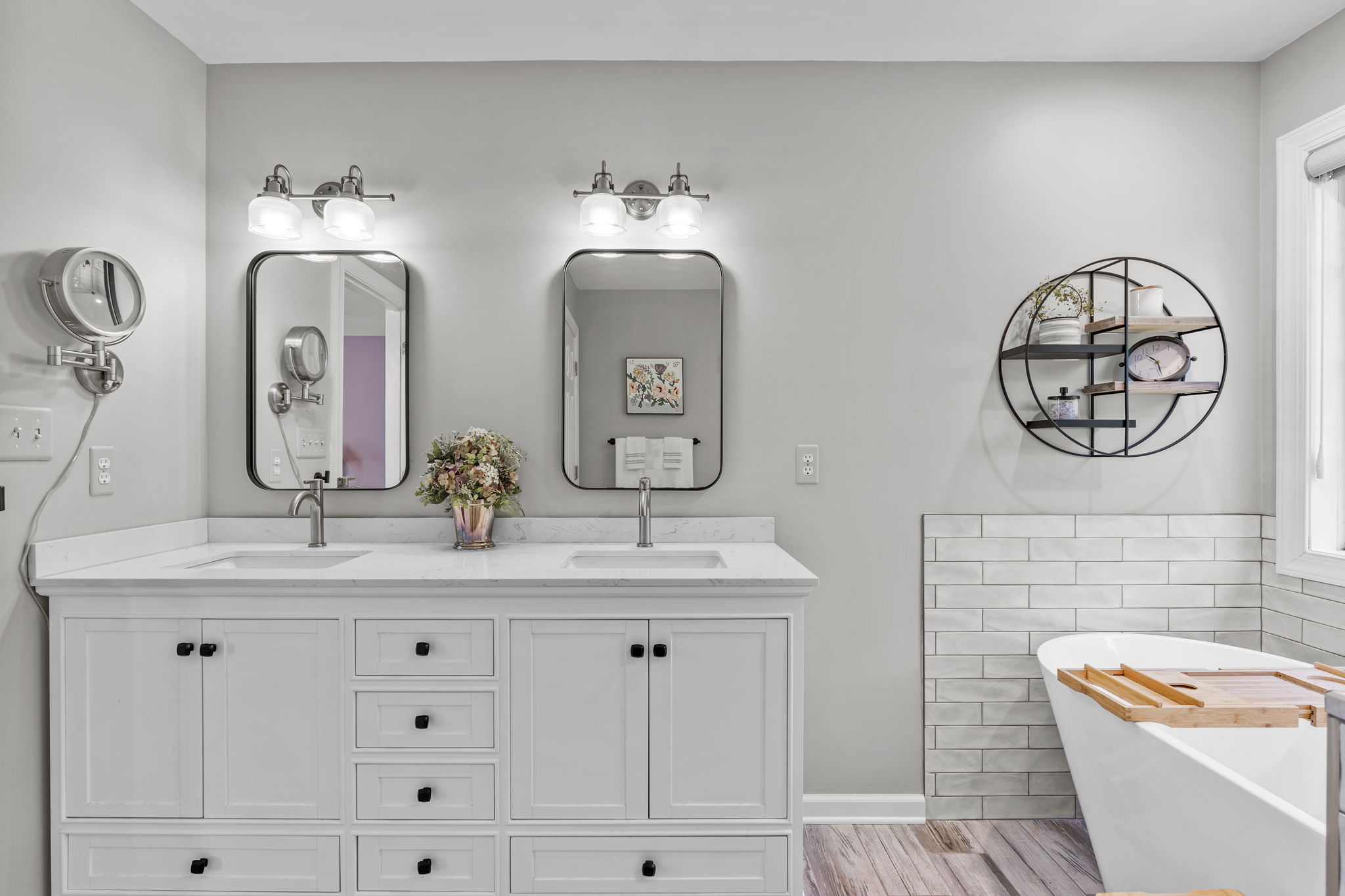 Photo 29