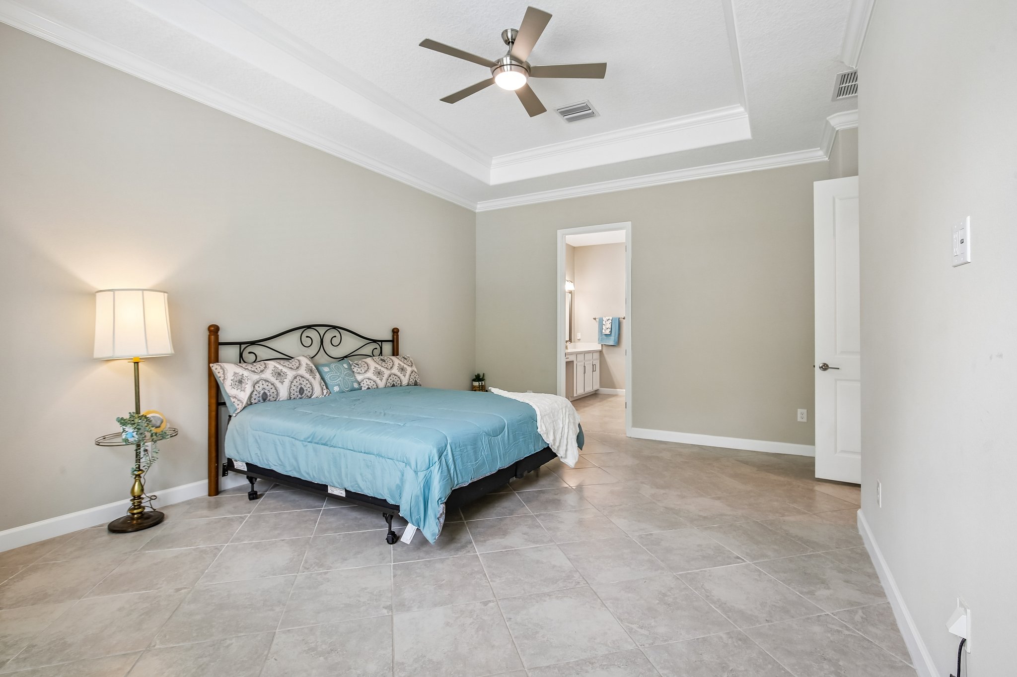 Banyan Breeze Blvd-S0106-024.jpg