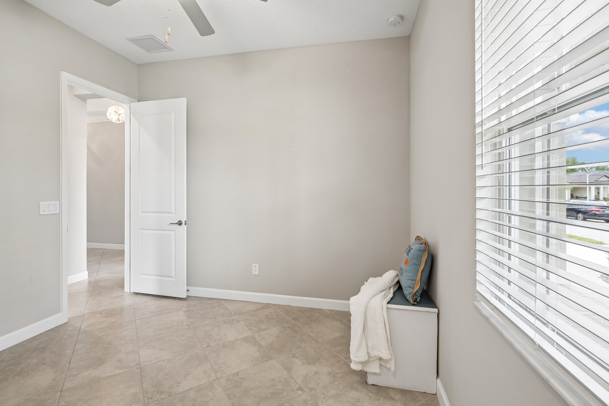 Banyan Breeze Blvd-S0106-041.jpg