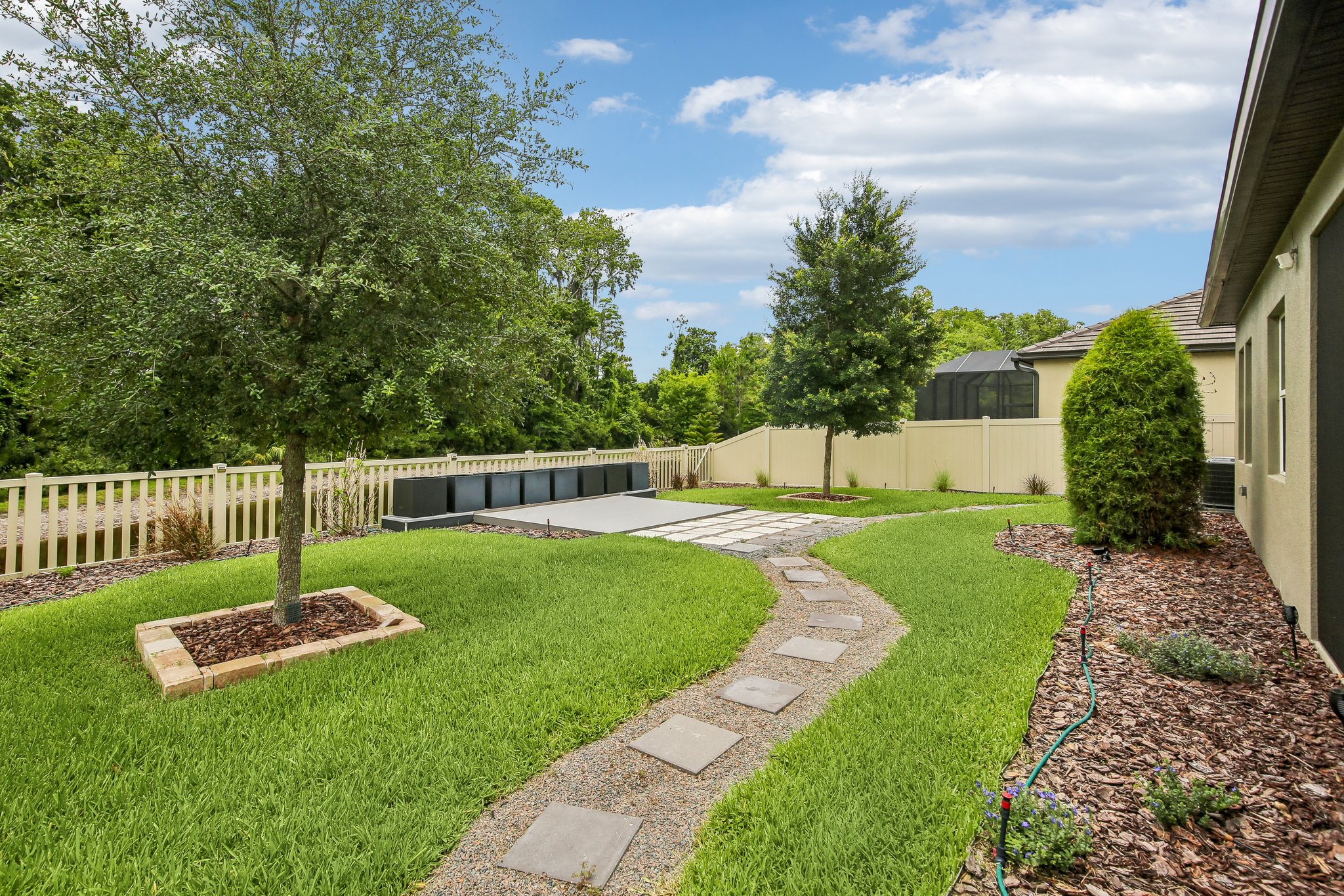 Banyan Breeze Blvd-S0106-046.jpg
