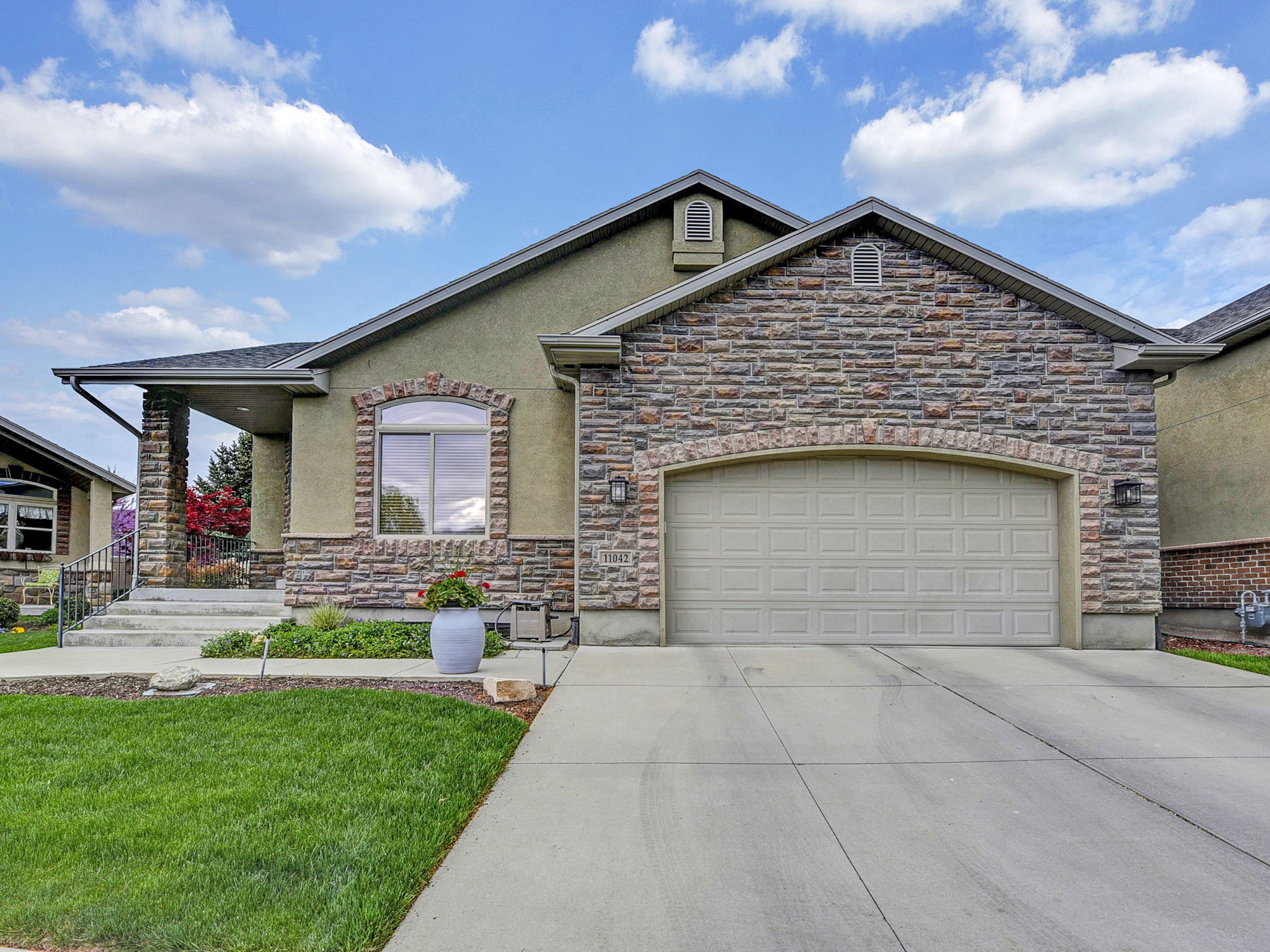 11042 s crystal view wat 3, South Jordan, UT 84095 360 Tour Designs