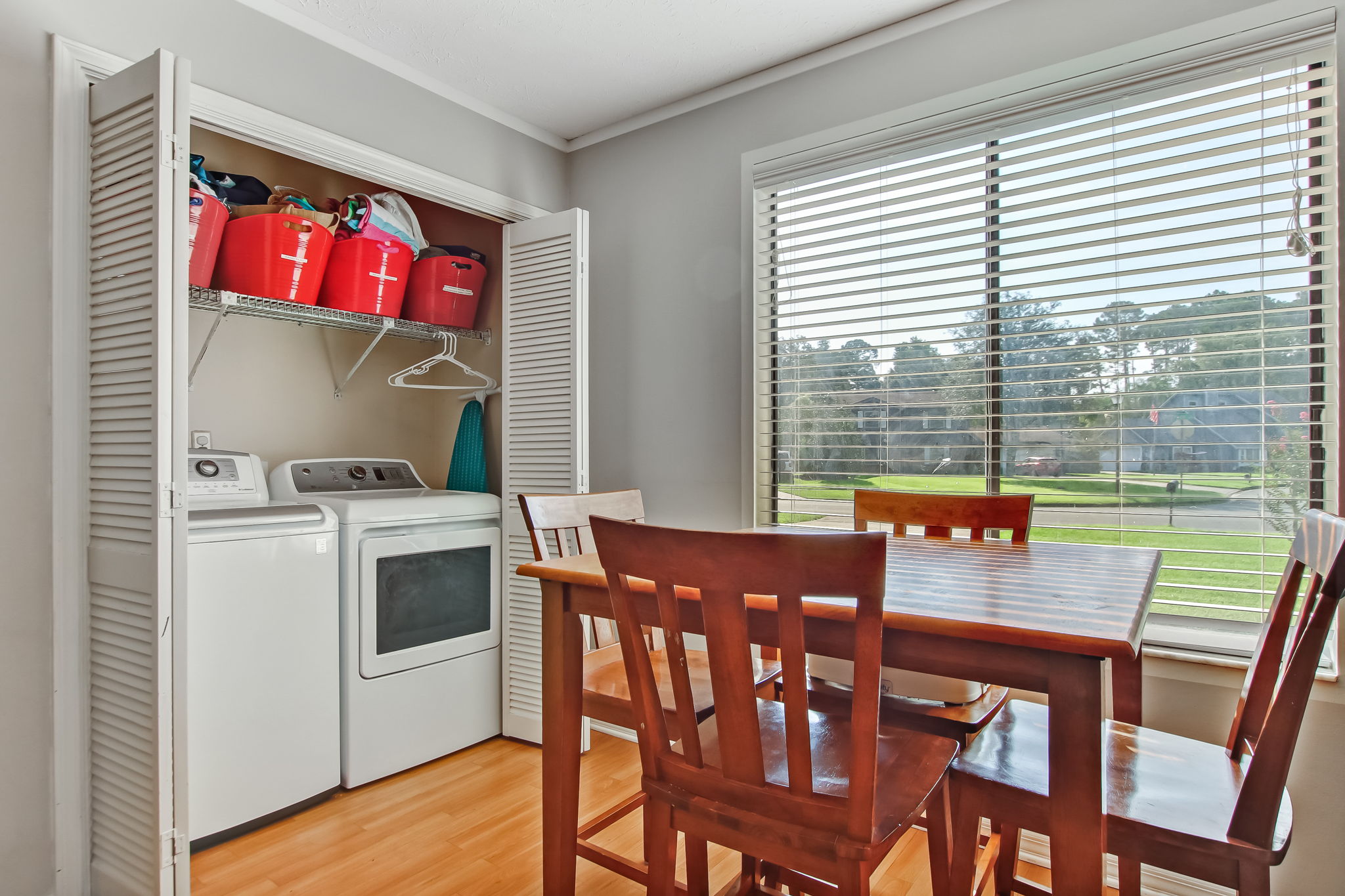 Breakfast Nook/Laundry