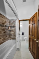 Upper Level Jack and Jill Bathroom 2b