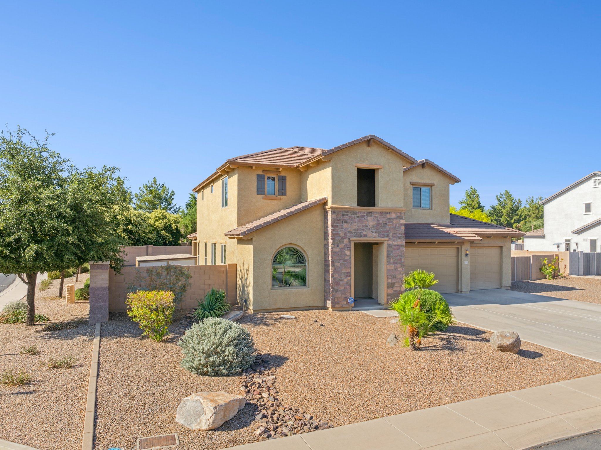 11048 E Quintana Ave - 002.jpg
